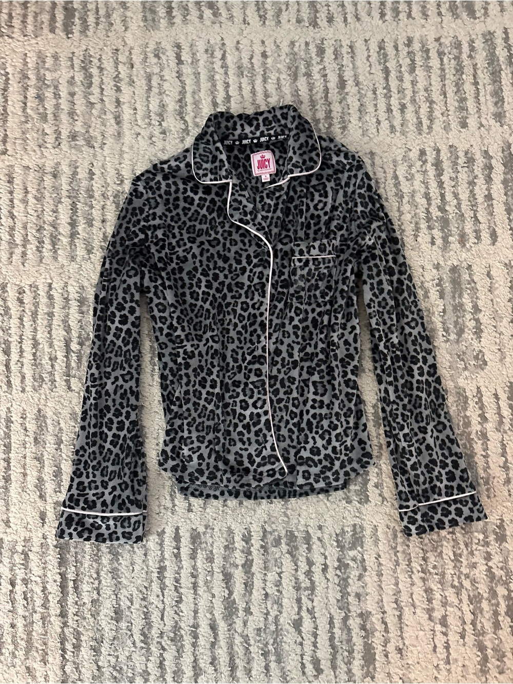 Juicy couture gray cheetah print velvet velour button down sleep top size S